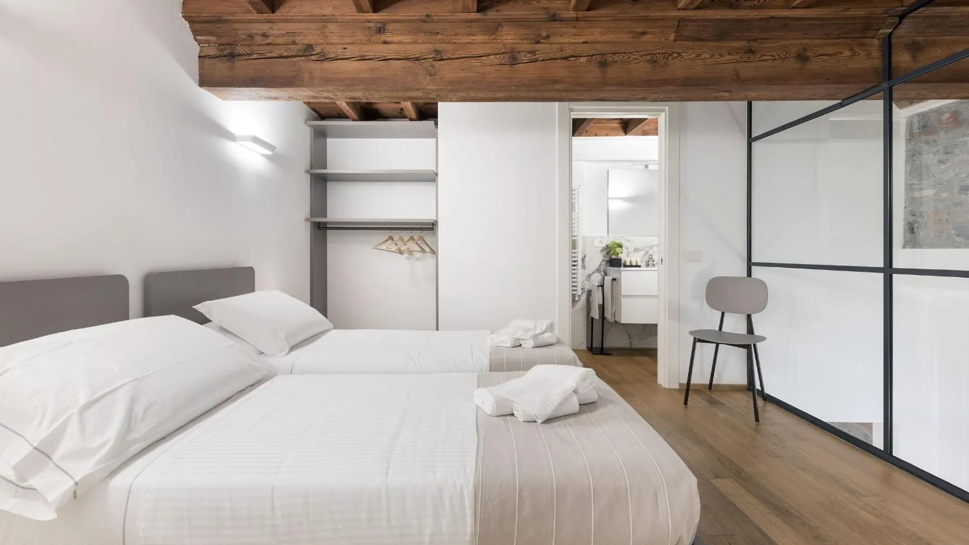 Volta City Suites Como 0*,  Italy